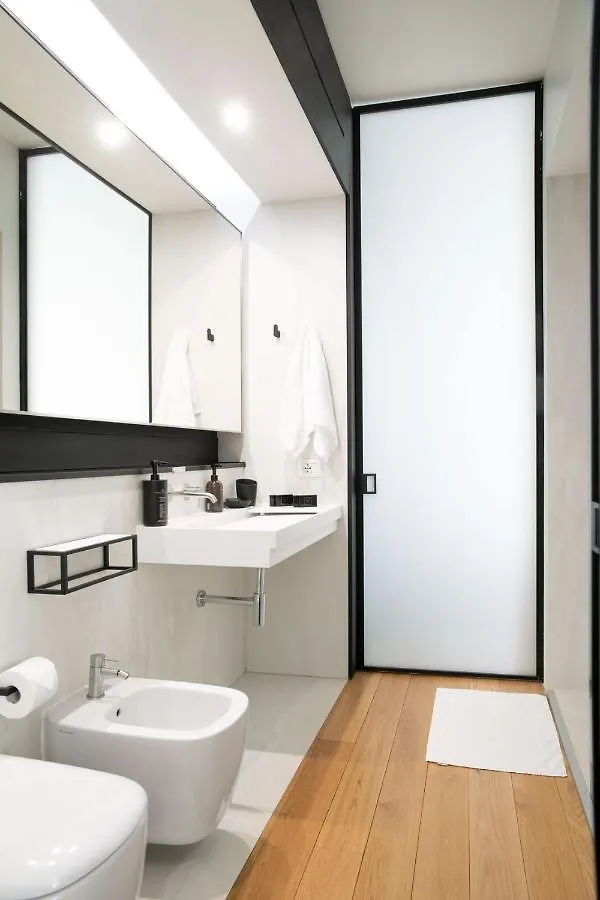 Bmore Duomo - Luxury Apartments Near Duomo Милан Апарт-отель