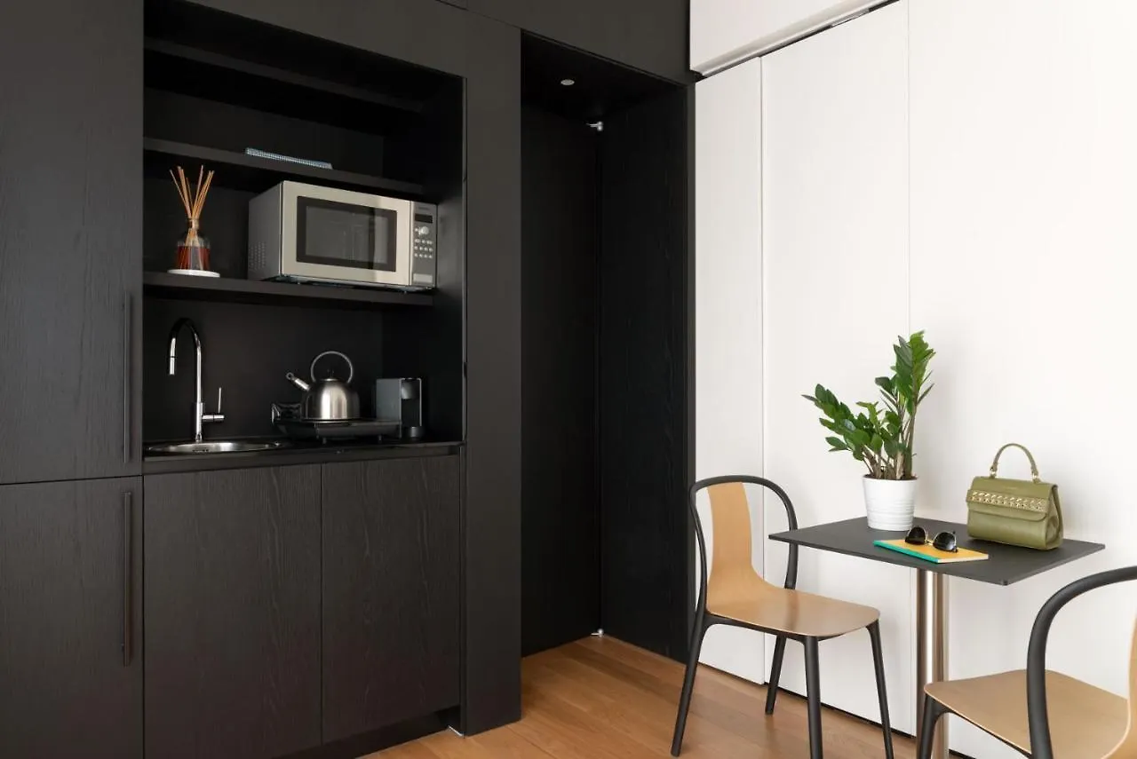 Апарт-отель Bmore Duomo - Luxury Apartments Near Duomo Милан