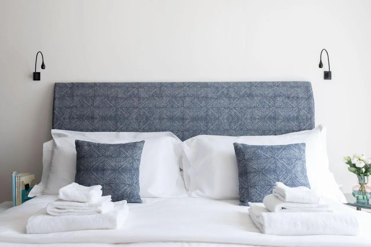Bmore Duomo - Luxury Apartments Near Duomo Милан Апарт-отель