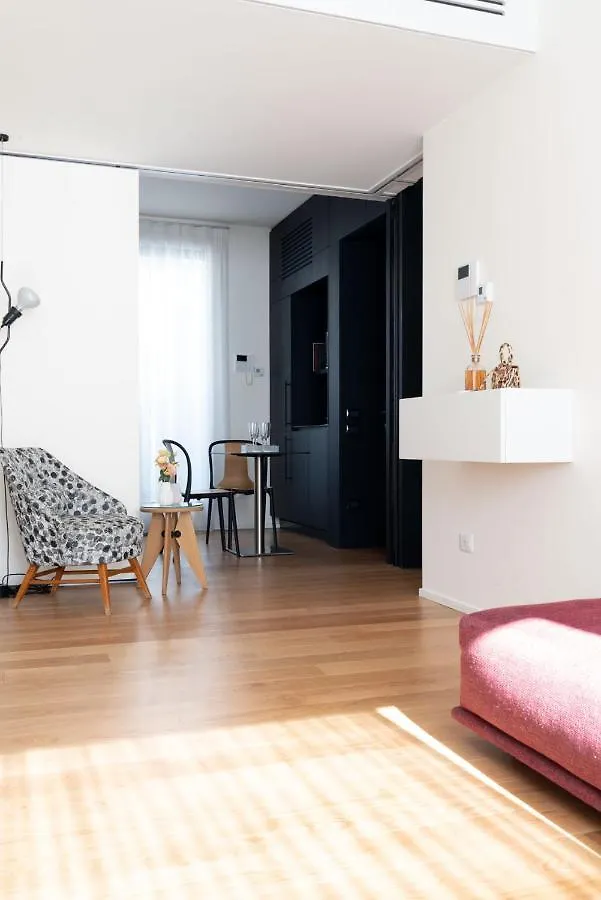 Bmore Duomo - Luxury Apartments Near Duomo Милан Апарт-отель