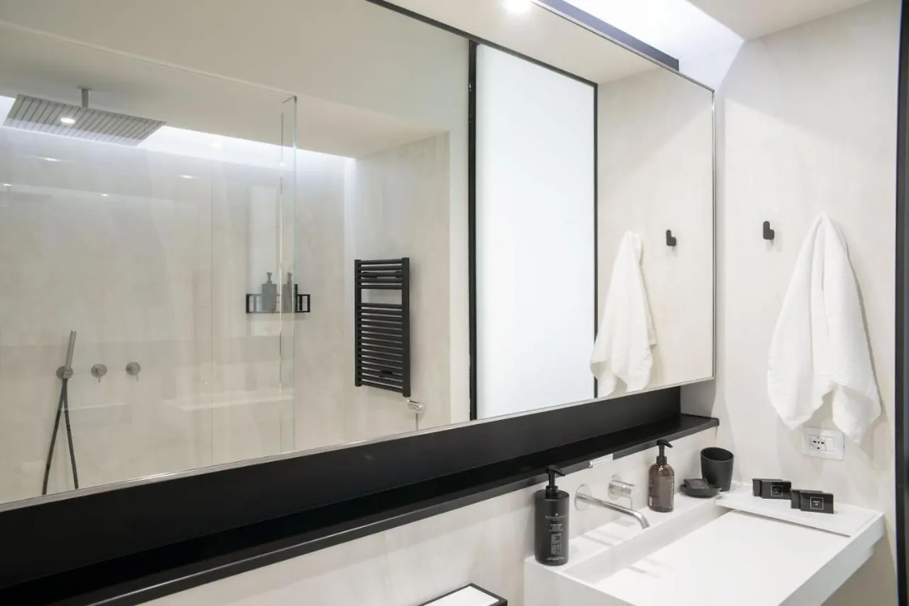 Bmore Duomo - Luxury Apartments Near Duomo Милан Апарт-отель