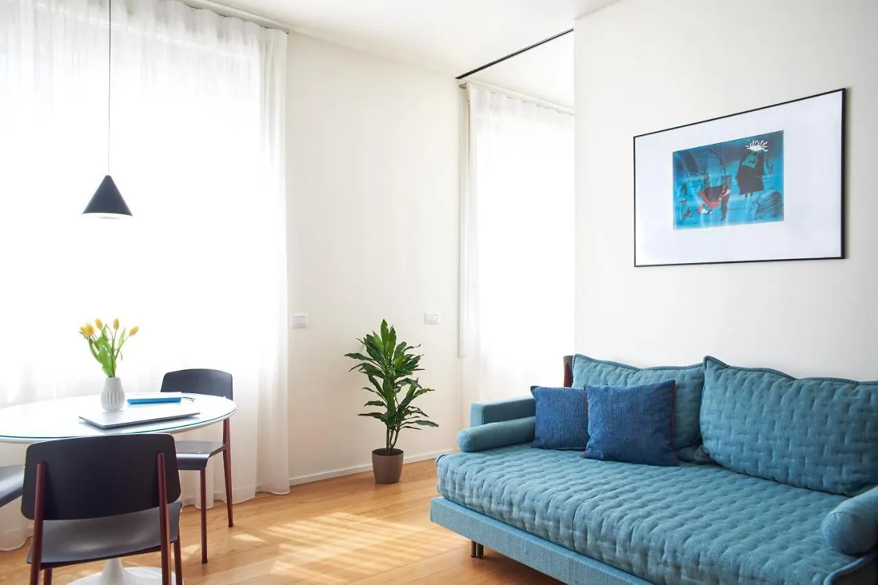 Bmore Duomo - Luxury Apartments Near Duomo Милан Италия