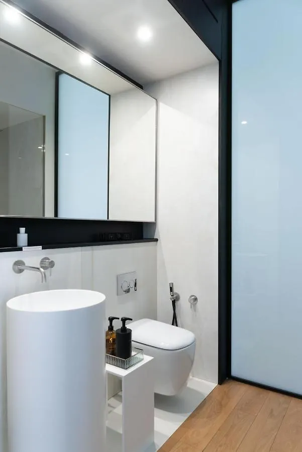 Bmore Duomo - Luxury Apartments Near Duomo Милан Апарт-отель