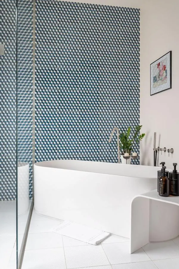Апарт-отель Bmore Duomo - Luxury Apartments Near Duomo Милан Италия
