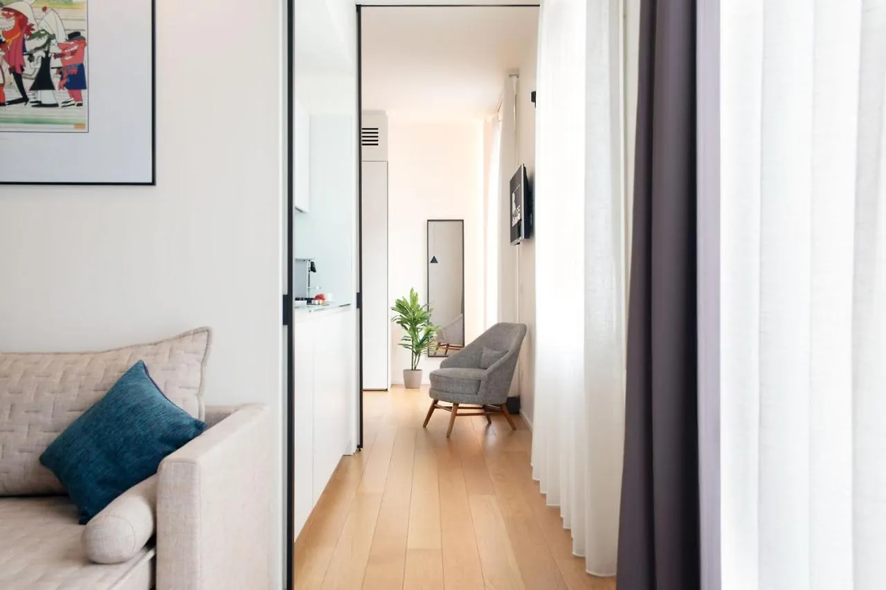 Апарт-отель Bmore Duomo - Luxury Apartments Near Duomo Милан